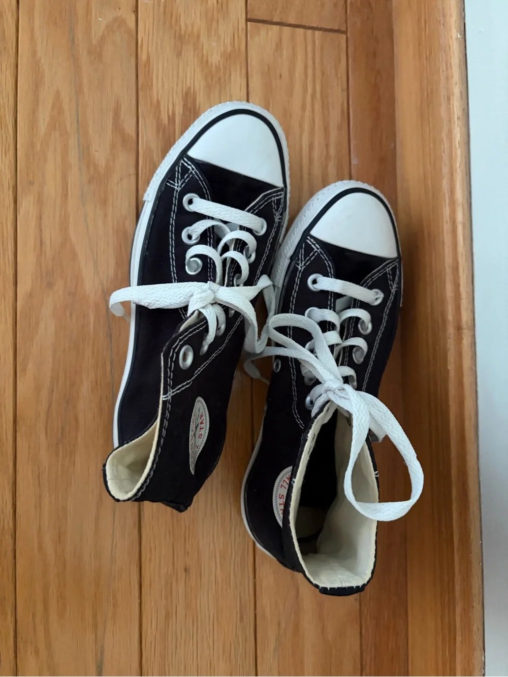 Converse Chuck Taylor All Star High Top Sneakers - Black Unisex 6